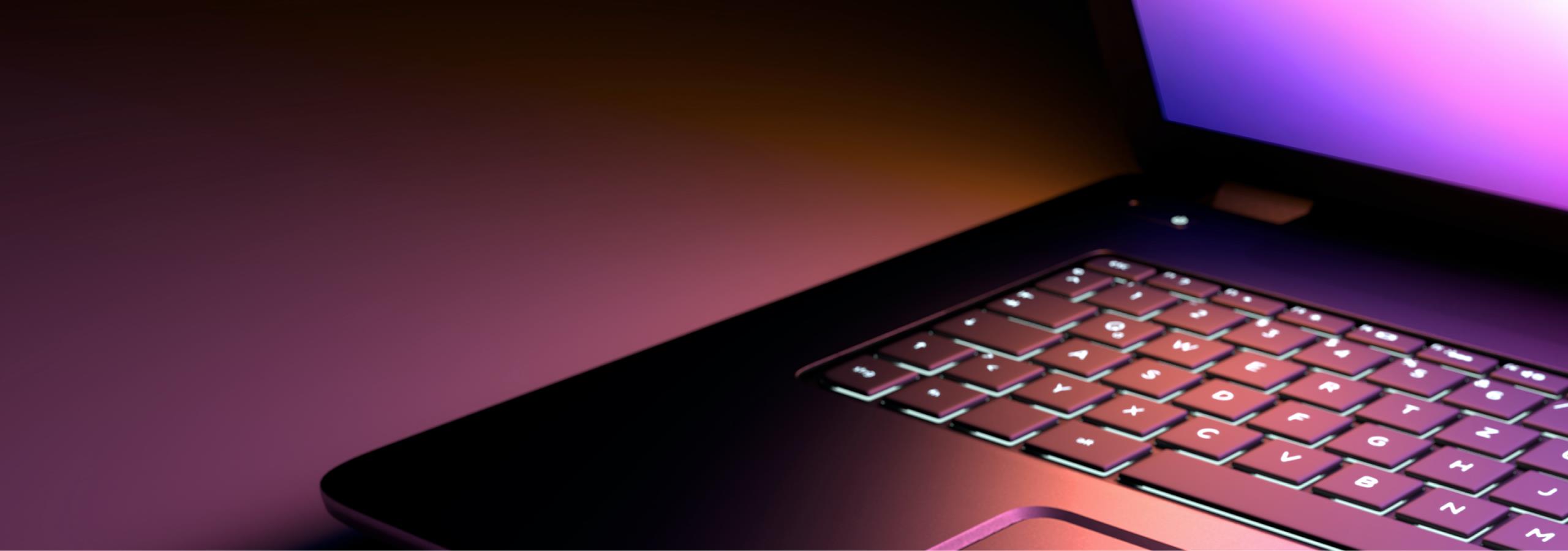Arvuti helendav klaviatuur.